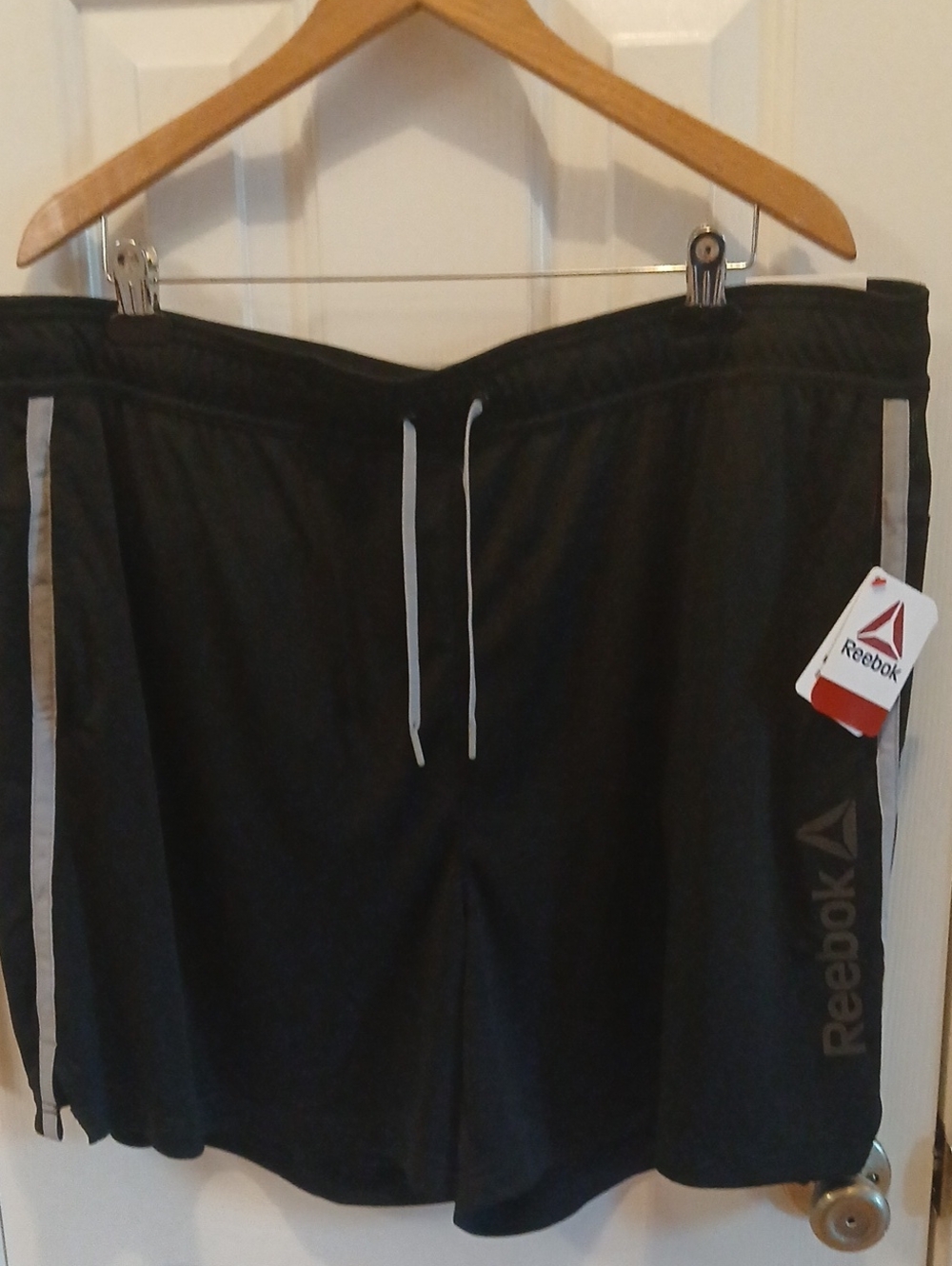 Reebok Men's Black Athletic Shorts with Contrast Trim